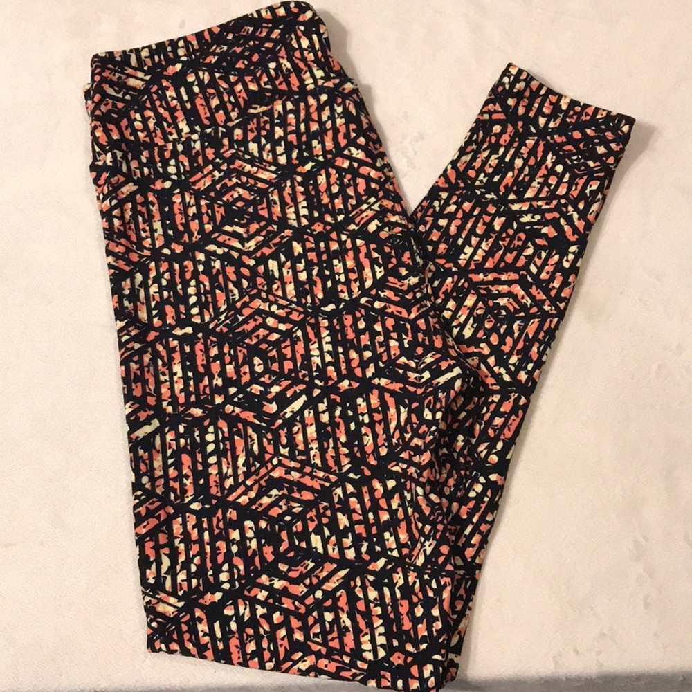 LuLaRoe Tall & Curvy leggings NWT